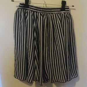 chiffon line - black and white striped skirt